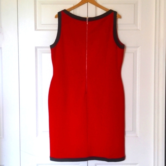 Red Sleeveless Dress with Black Trim - Tanjay - Picture 4 of 8